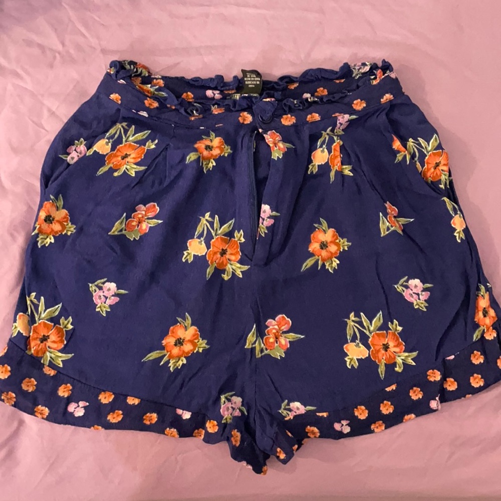Forever 21 Floral shorts, size S